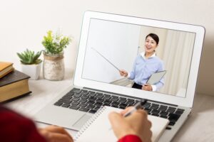 オンラインで勉強する人