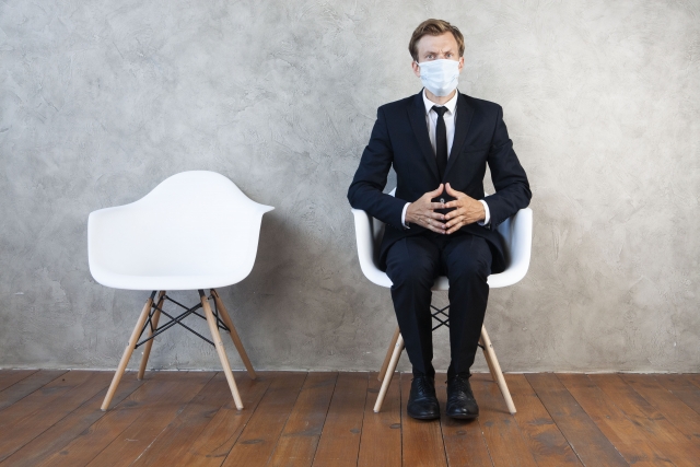 マスクをした男性