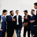 仲良く話す外国の方たち